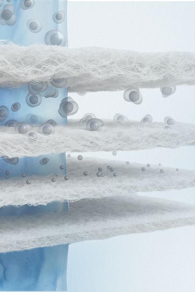 a visual diagram showing contaminant particle retention in a fluid filter